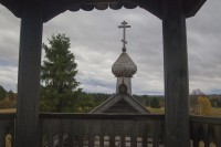 Вид на купол часовни Рождества Богородицы с колокольни. 