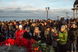Жители Петрозаводска на акции в память трагедии в метро Санкт-Петербурга.