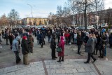 Жители Петрозаводска на акции в память трагедии в метро Санкт-Петербурга.