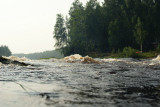 Бурный поток реки Шуя в Карелии