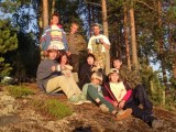 Фотография нашей команды на фоне карельского леса.